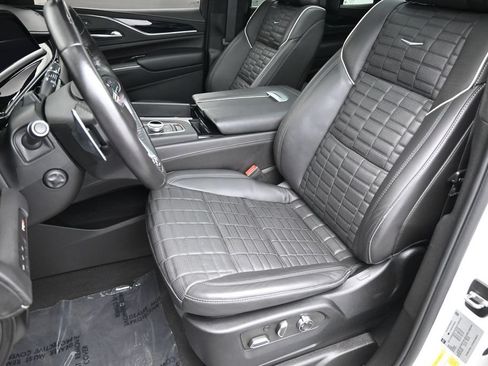 Used 2023 Cadillac Escalade V w/ LPO, ONYX Package AWD/4WD image 11