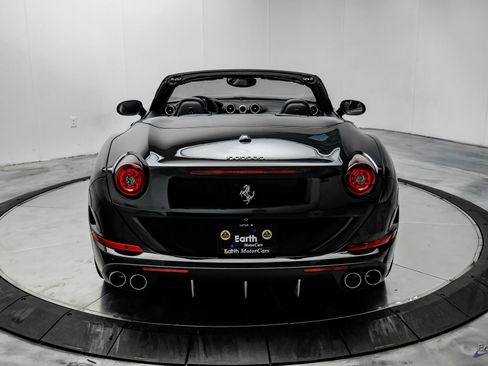 Used 2016 Ferrari California T image 13