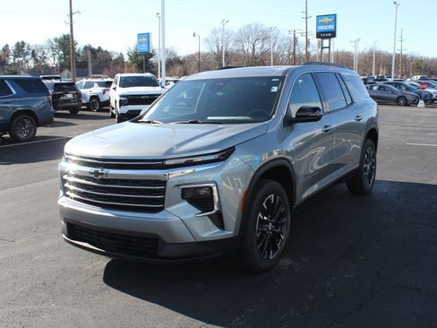 New 2026 Chevrolet Traverse LT w/ Sun and Wheel Package image 7