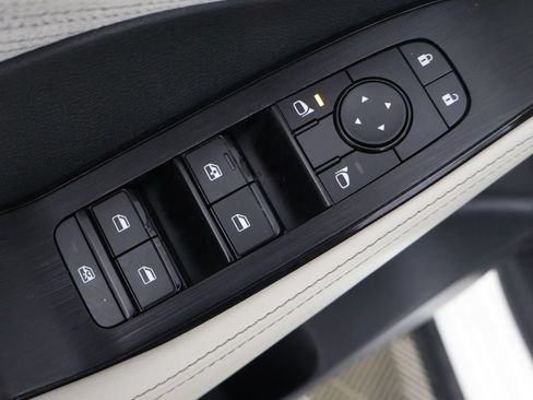 Used 2023 Nissan Rogue SV AWD/4WD image 33