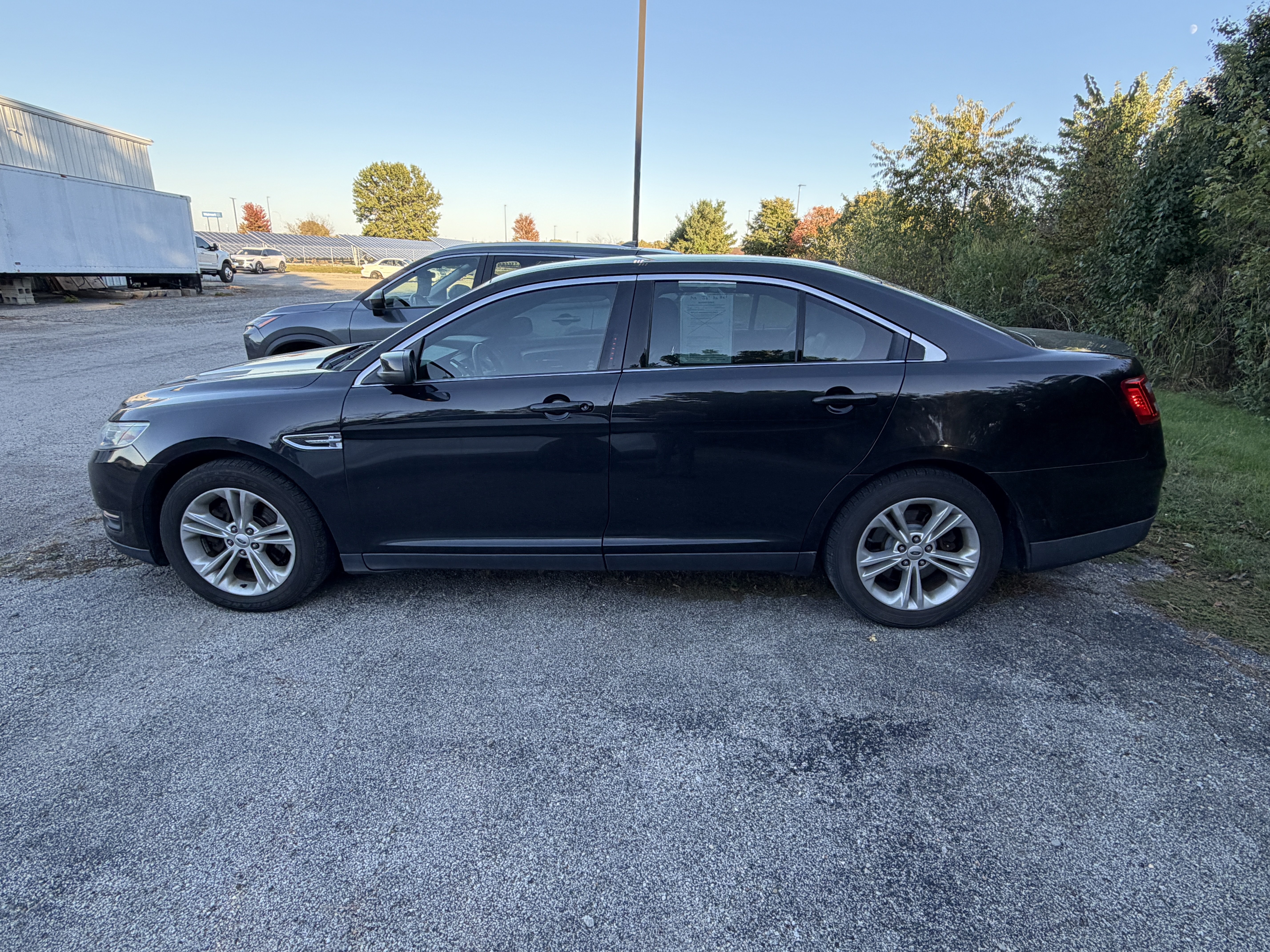 Used 2014 Ford Taurus SEL FWD image 10