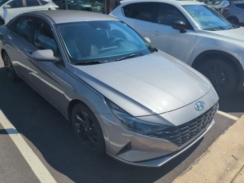 Used 2023 Hyundai Elantra SEL FWD image 1