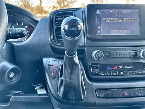 Used 2024 RAM ProMaster 2500 w/ Convenience Group image 19