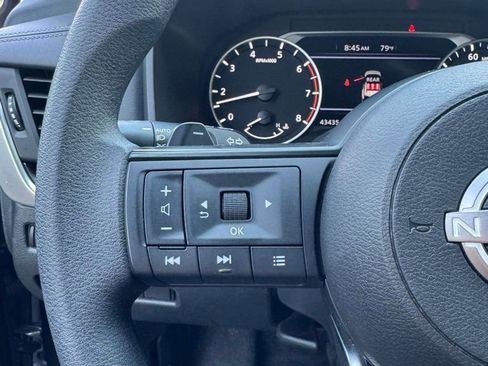 Used 2024 Nissan Rogue SV AWD/4WD image 29