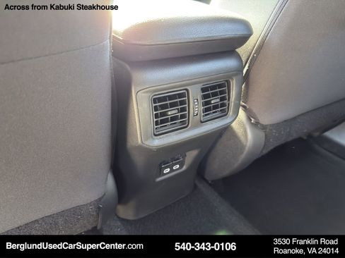 Used 2024 Toyota RAV4 XLE image 33