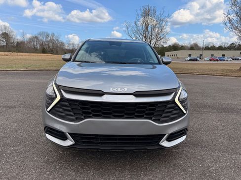 Used 2024 Kia Sportage LX image 8