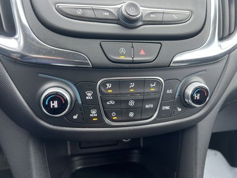 Used 2024 Chevrolet Equinox LT image 25