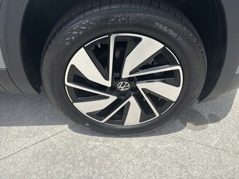 Used 2024 Volkswagen Atlas SE FWD image 11