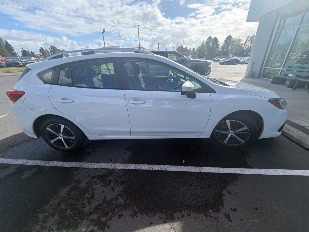 Used 2022 Subaru Impreza 2.0i Premium w/ Popular Package #3 AWD/4WD image 2