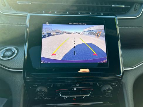 Used 2023 Jeep Grand Cherokee Altitude image 29