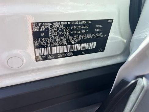 Used 2025 Toyota RAV4 LE AWD/4WD image 22