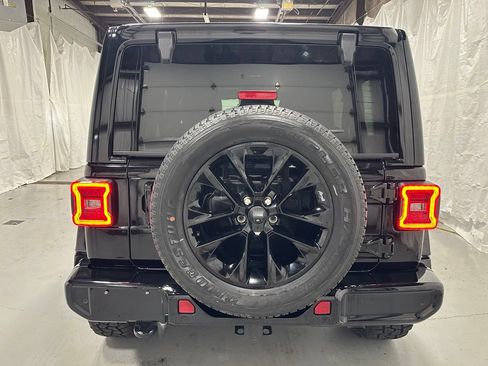 Used 2021 Jeep Wrangler Unlimited Sahara AWD/4WD image 6