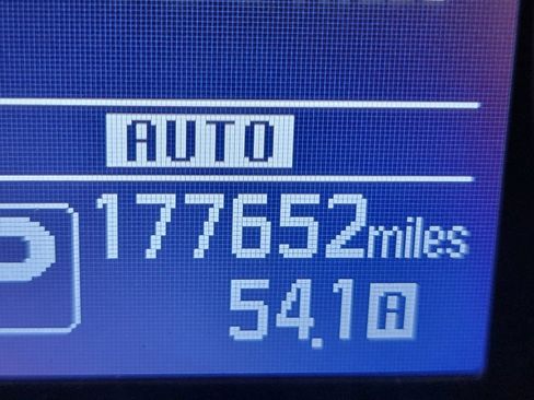 Used 2015 INFINITI QX80 Limited w/ All Season Package AWD/4WD image 17