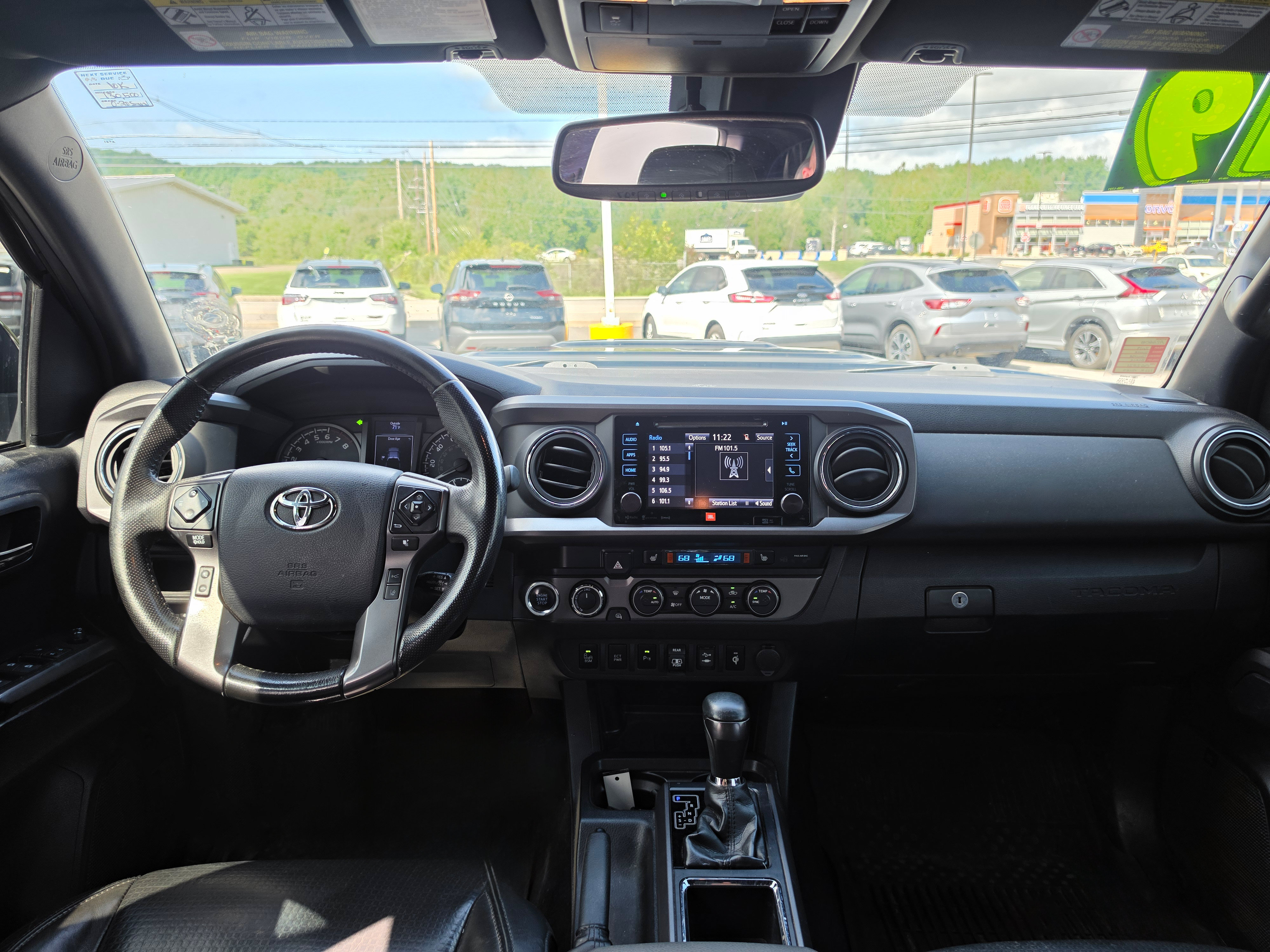 Used 2019 Toyota Tacoma TRD Sport w/ TRD Premium Sport Package AWD/4WD image 15