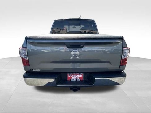 Used 2017 Nissan Titan SV image 15