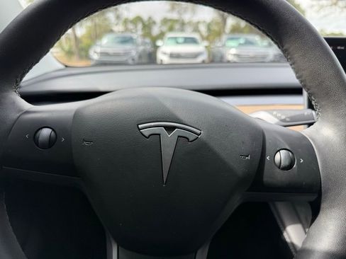 Used 2022 Tesla Model 3 Standard Range image 23