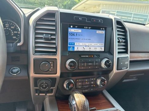 Used 2019 Ford F150 King Ranch w/ Equipment Group 601A Luxury AWD/4WD image 29