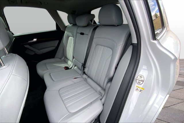 Used 2023 Audi Q5 2.0T Premium Plus w/ Premium Plus Package AWD/4WD image 18
