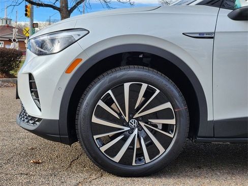 New 2026 Volkswagen ID.4 Pro image 9