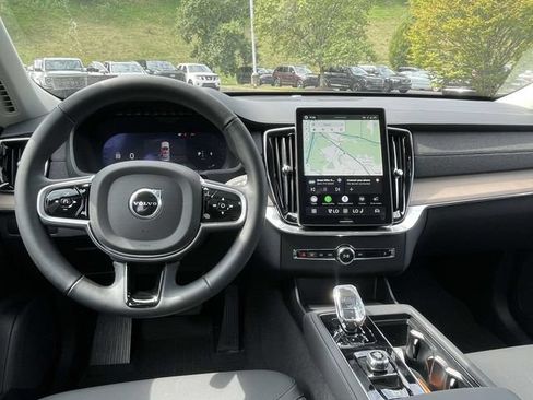 Used 2026 Volvo XC90 B6 Plus w/ Protection Package Premier AWD/4WD image 19