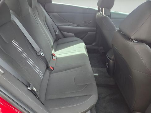 Used 2025 Hyundai Elantra Sport image 9