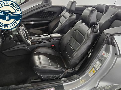 Used 2022 Ford Mustang Premium RWD image 30