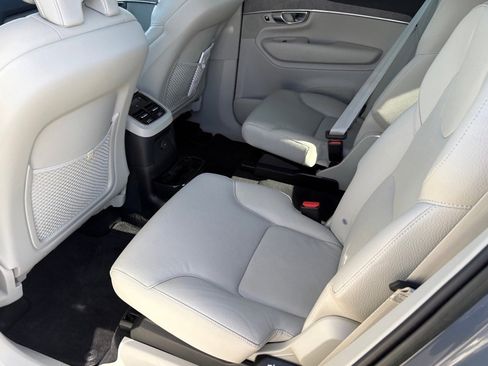 Certified 2023 Volvo XC90 T8 Plus image 31