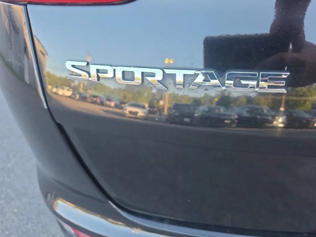 Used 2018 Kia Sportage EX w/ EX Sport Appearance Package AWD/4WD image 17