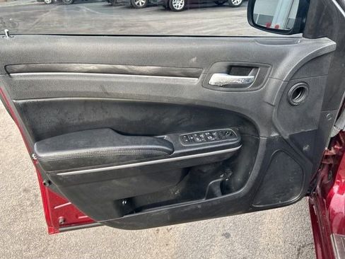 Used 2019 Chrysler 300 Touring w/ Sport Appearance Package image 12