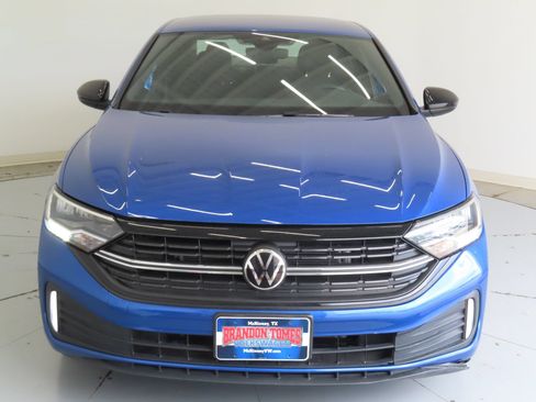 Used 2024 Volkswagen Jetta Sport FWD image 9
