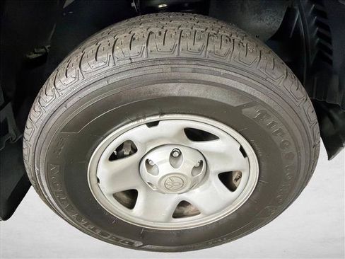 Used 2023 Toyota Tacoma SR5 RWD image 12