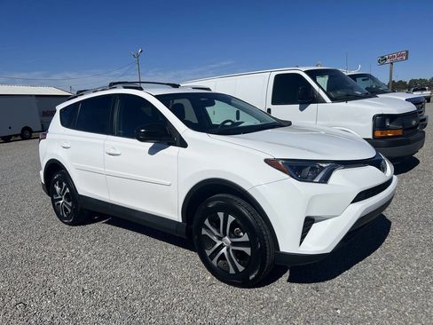 Used 2016 Toyota RAV4 LE image 1
