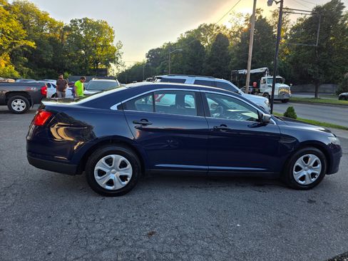 Used 2018 Ford Taurus Police Interceptor AWD image 4