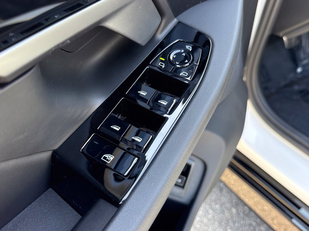Used 2026 BMW 530i w/ M Sport Package RWD image 19