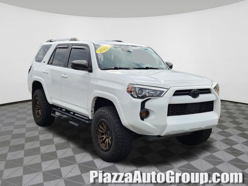 Used 2022 Toyota 4Runner SR5 AWD/4WD image 1