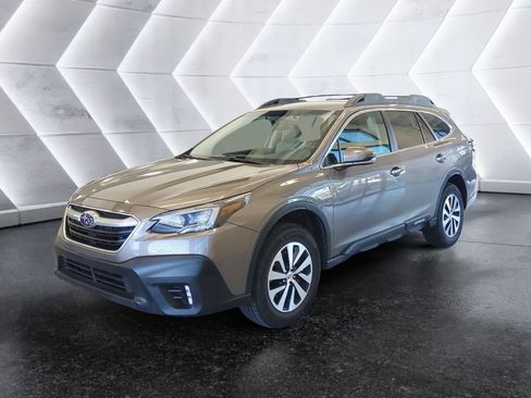 Used 2021 Subaru Outback Premium AWD/4WD image 3