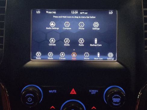 Used 2019 Jeep Grand Cherokee Laredo image 25