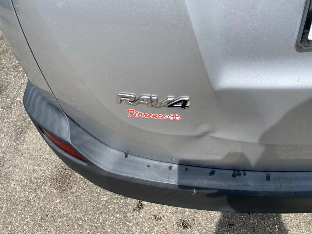 Used 2013 Toyota RAV4 XLE AWD/4WD image 13