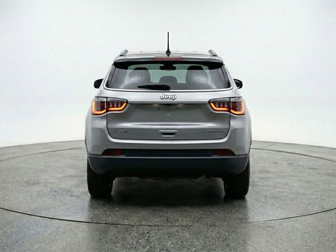Used 2025 Jeep Compass Limited AWD/4WD image 7