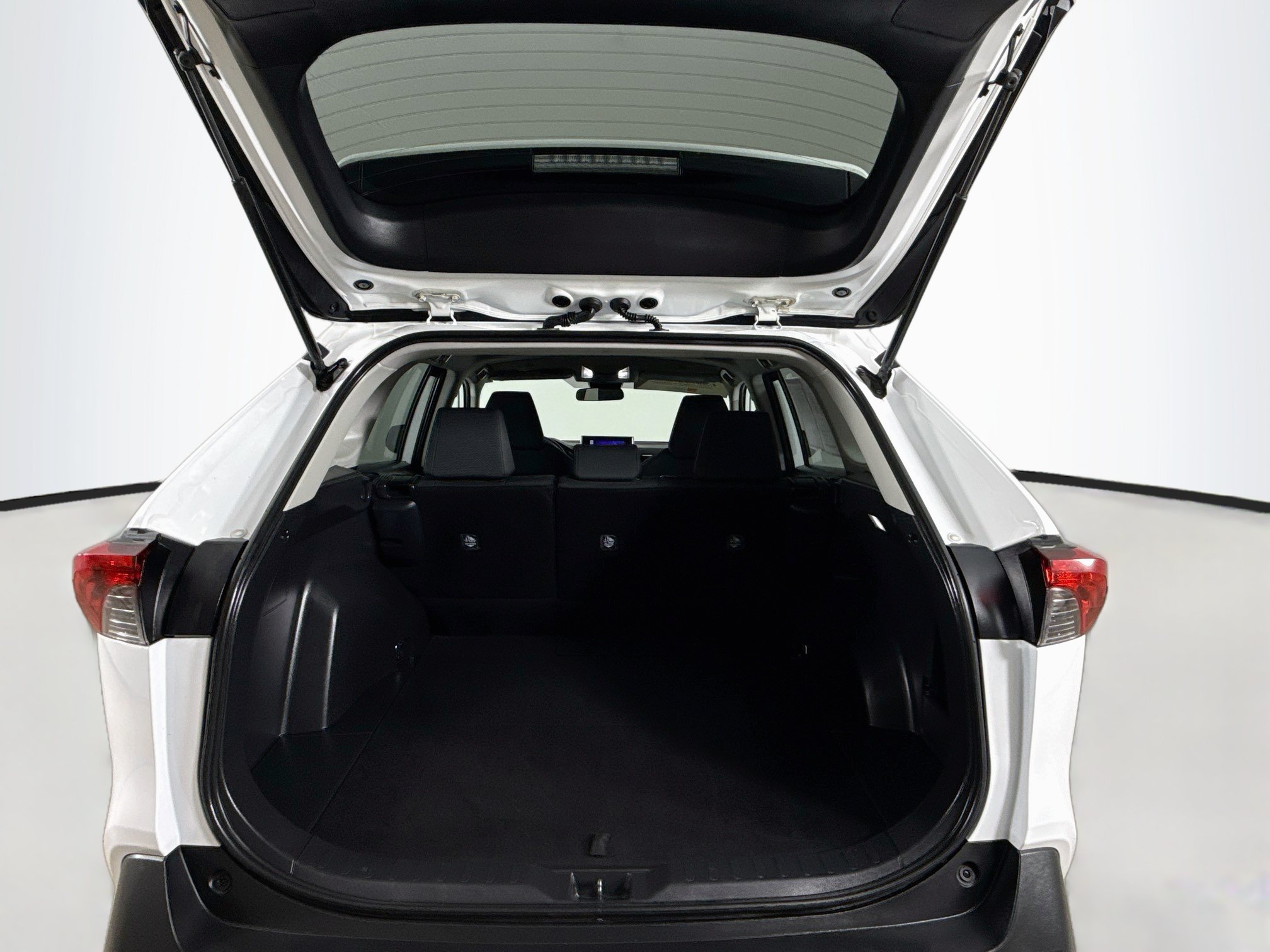 Certified 2025 Toyota RAV4 LE AWD/4WD image 26