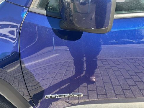 Used 2021 Jeep Renegade Latitude image 8