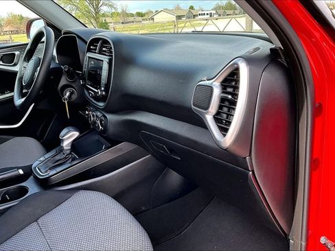 Used 2023 Kia Soul LX w/ Option Group 015 FWD image 14