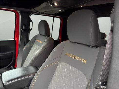Used 2024 Jeep Gladiator Mojave w/ Technology Group image 8