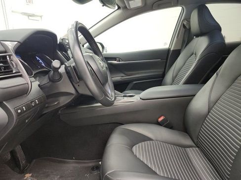 Used 2024 Toyota Camry SE image 15
