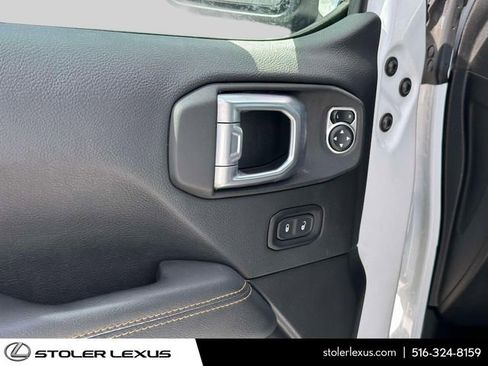 Used 2021 Jeep Wrangler Unlimited Sahara AWD/4WD image 15