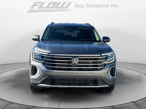 New 2025 Volkswagen Atlas SE image 2
