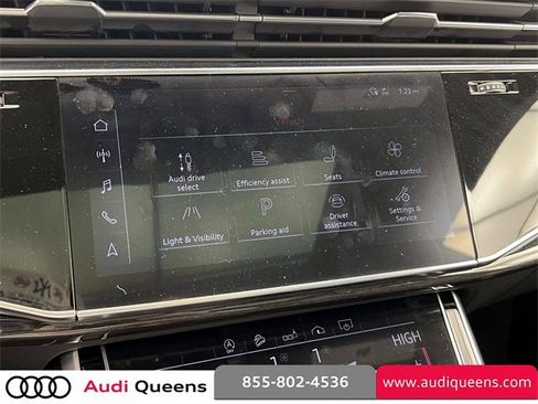 Used 2019 Audi Q8 Premium Plus w/ Premium Plus image 29