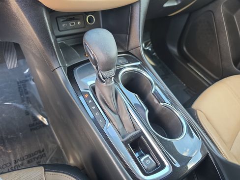 Used 2023 Chevrolet Equinox Premier FWD image 29