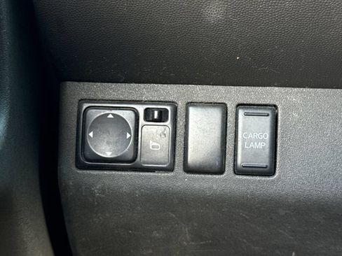 Used 2014 Nissan Frontier SV RWD image 32