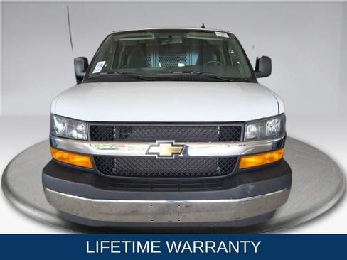 Used 2025 Chevrolet Express 2500 w/ Driver Convenience Package RWD image 3
